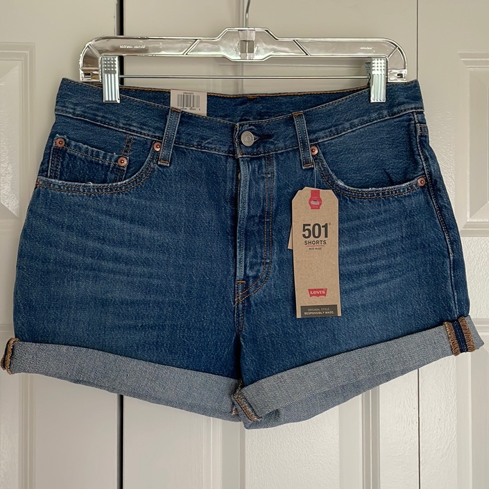 Levi’s Mid Rise 501 Shorts in Market Gala Wash 👖